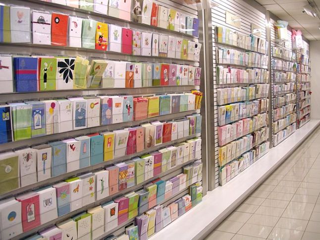 Greetingcardsretaildisplay
